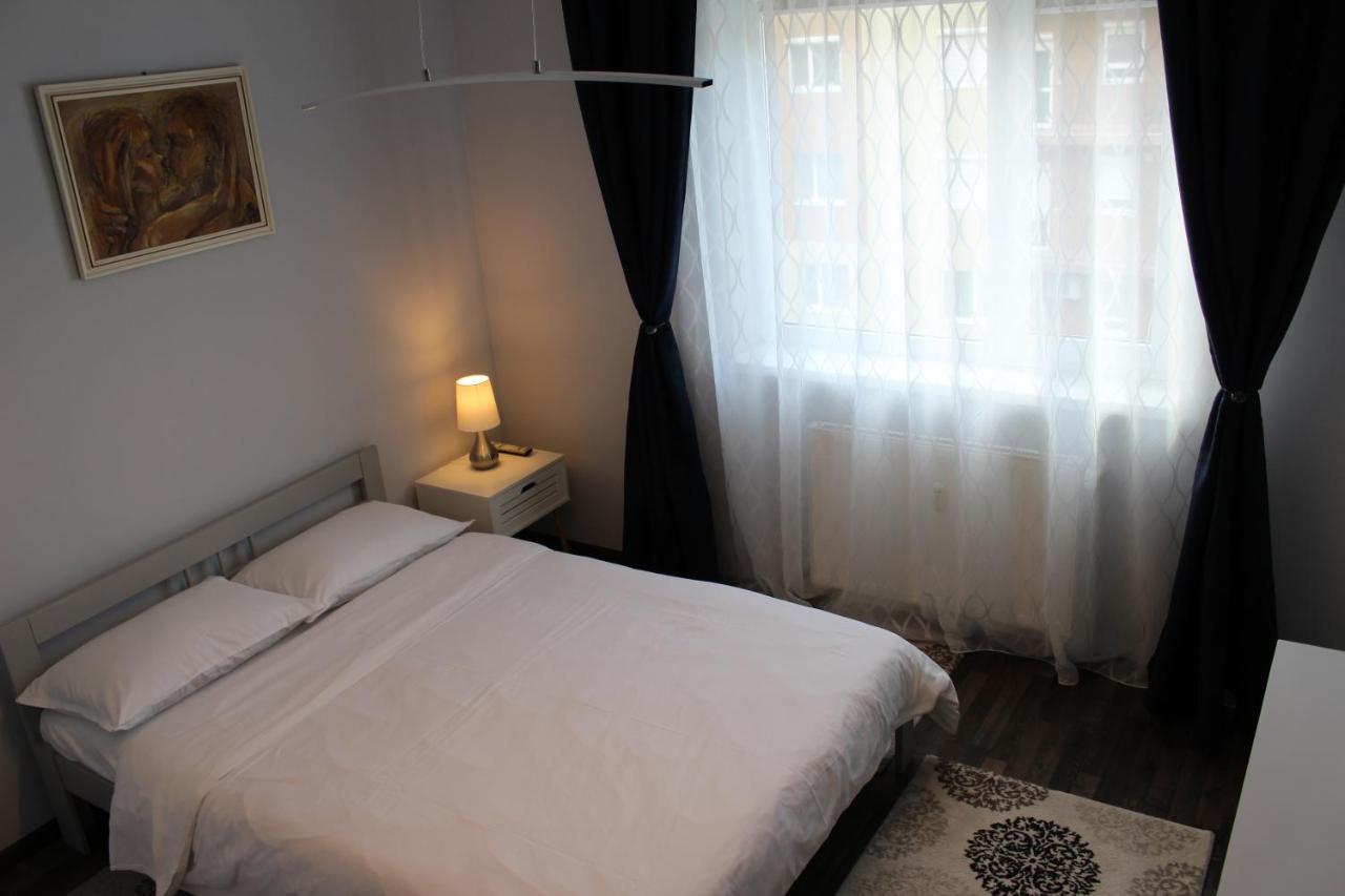 Randevu Apartment Oradea Buitenkant foto